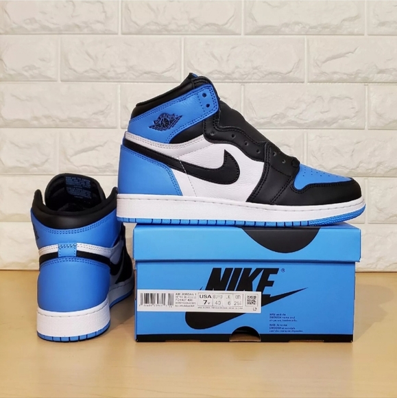 Air Jordan Retro High OG GS 7Y Wmns UNC University Blue FD1437-400
